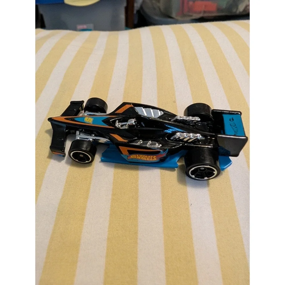 Hot Wheels V5330 Black Diecast Car 1:64 Scale 2014 2015 Series 20-Pack